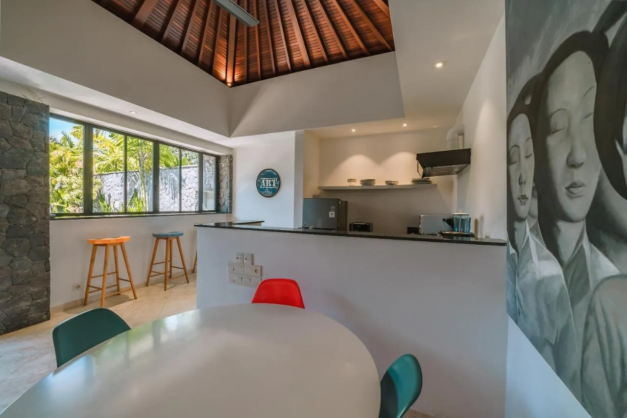 Villa Kalila: Elegant 2 Bedroom Villa In Perfect Location ! Seminyak