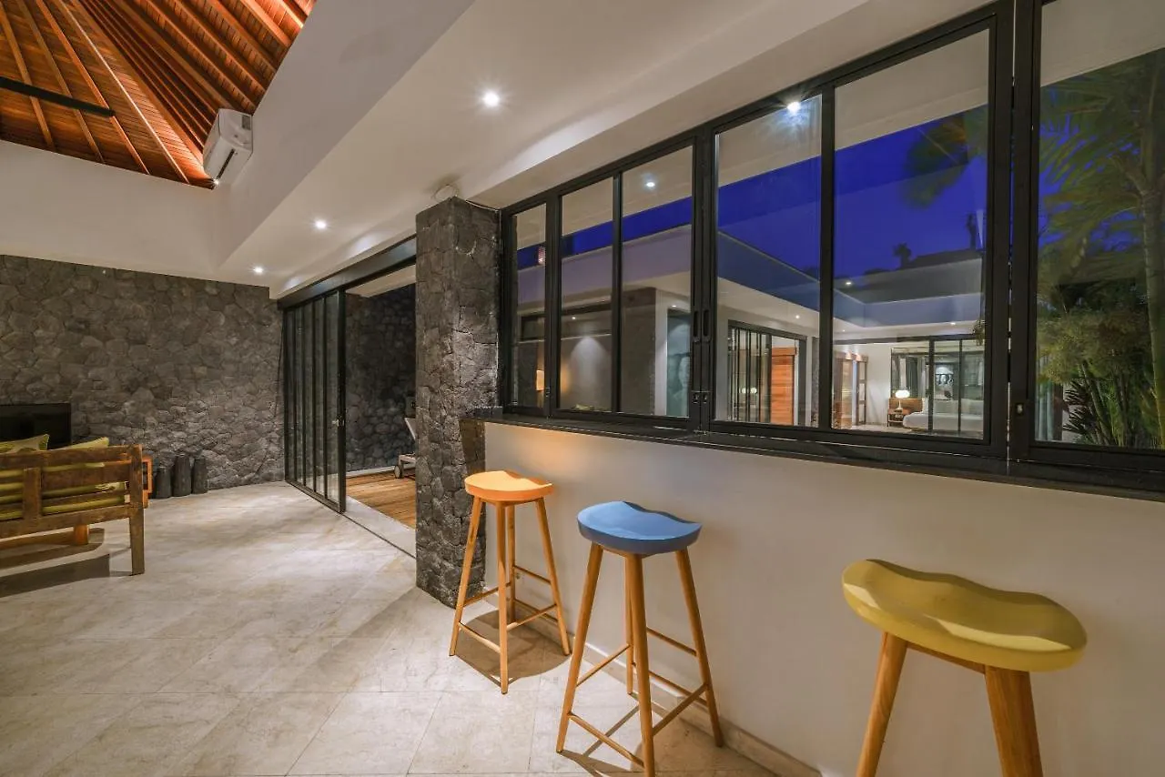 Villa Kalila: Elegant 2 Bedroom Villa In Perfect Location ! Seminyak