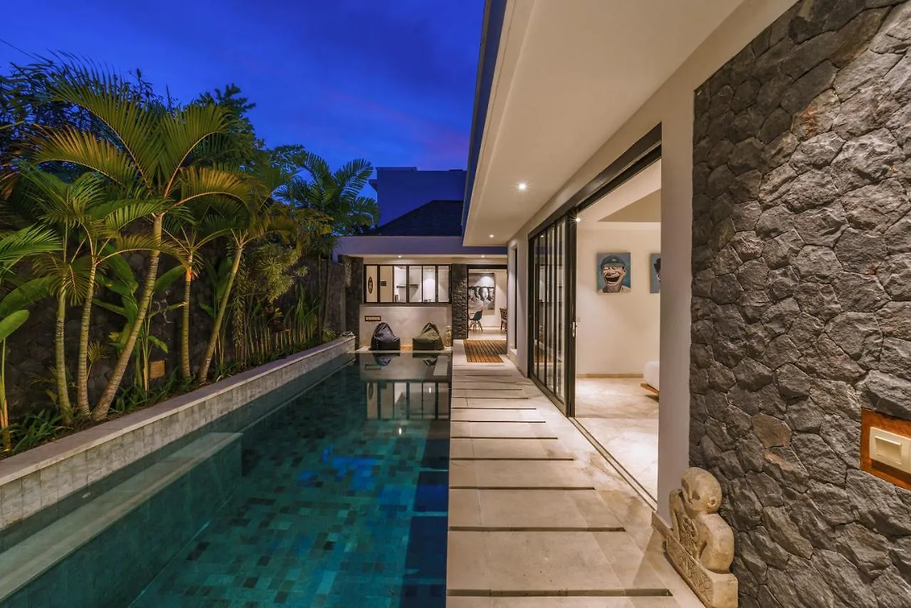 Villa Kalila: Elegant 2 Bedroom Villa In Perfect Location ! Seminyak